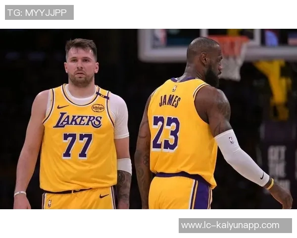 雷迪克透露东契奇与詹姆斯今日专注个人技术训练无健康隐患